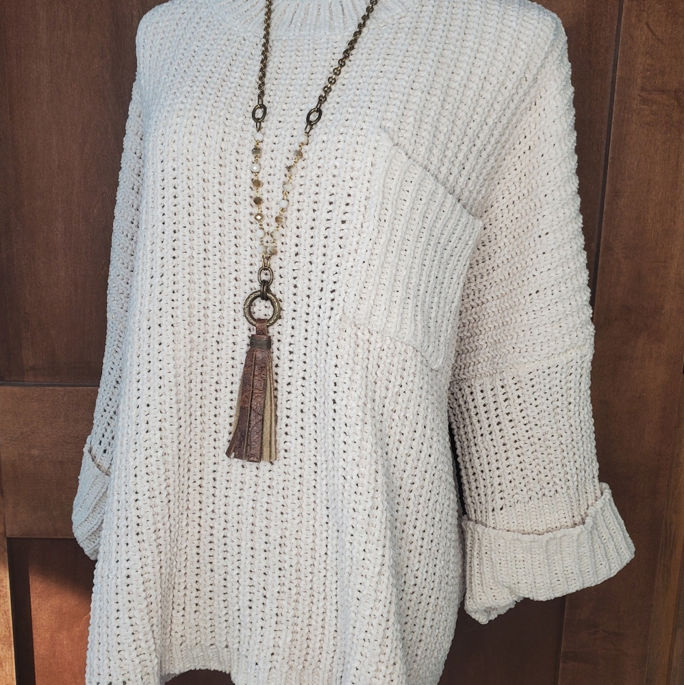 Only 1 left! NWT Yummy Chunky Knit Sweater / Pocket Solid Cream - Picture 3 of 4